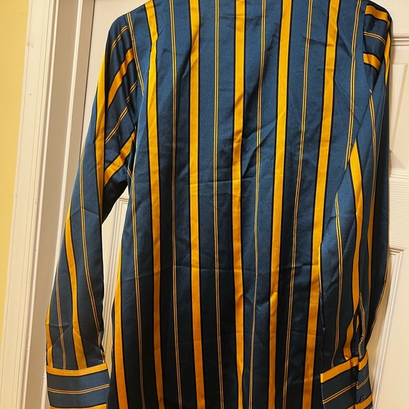 Collared Wrap Top - Picture 6 of 6